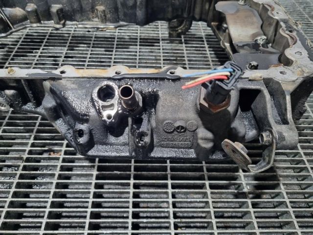 bontott CITROËN C-CROSSER Olajteknő