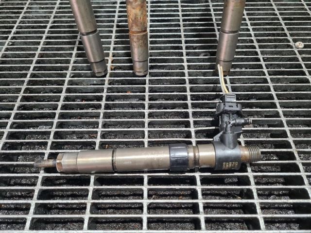 bontott CITROËN C-CROSSER Porlasztó (1 db)