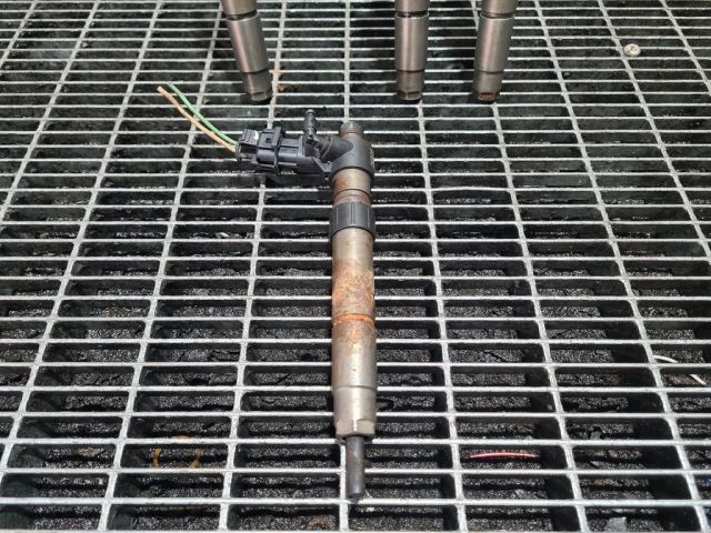 bontott CITROËN C-CROSSER Porlasztó (1 db)