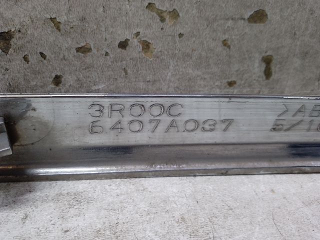 bontott CITROËN C-CROSSER Bal első Lökhárító Díszléc