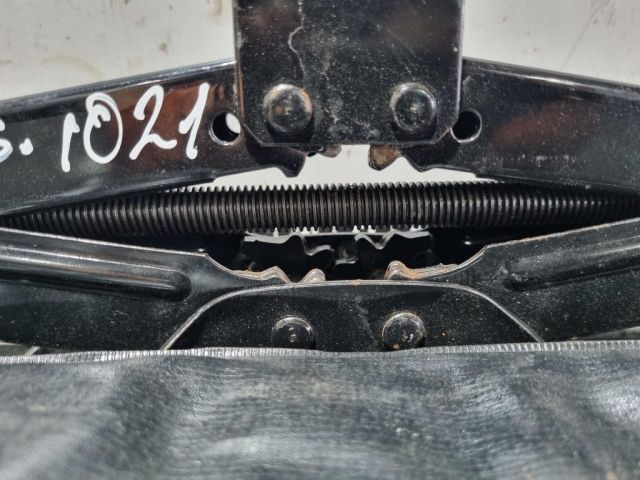 bontott CITROËN C-CROSSER Emelő