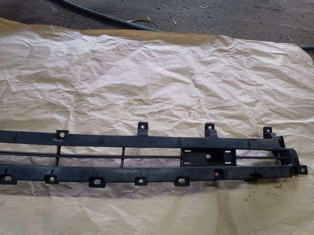 bontott CITROËN C-CROSSER Hűtőrács