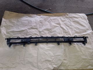 bontott CITROËN C-CROSSER Hűtőrács