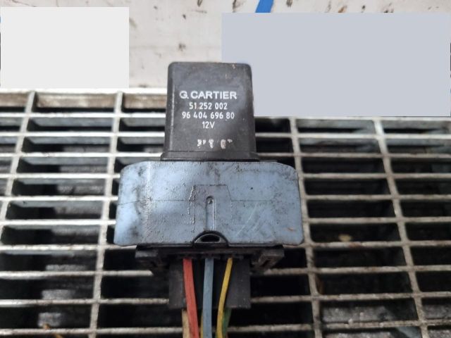 bontott CITROËN C-CROSSER Izzító Relé