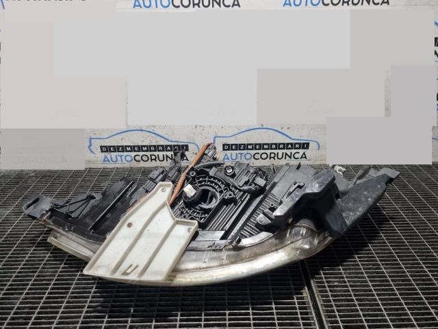 bontott CITROËN C-CROSSER Jobb Fényszóró