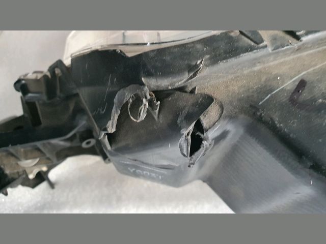 bontott CITROËN C-CROSSER Jobb Xenon Fényszóró