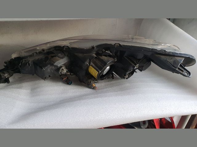 bontott CITROËN C-CROSSER Jobb Xenon Fényszóró