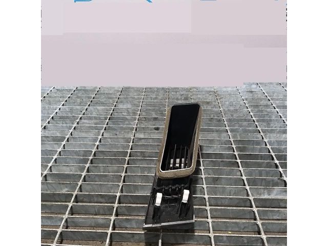 bontott CITROËN C-CROSSER Középső Szellőző