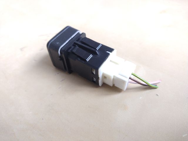 bontott CITROËN C-ELYSEE Csomagtérajtó Kapcsoló