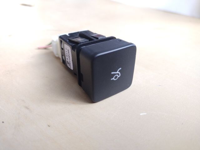 bontott CITROËN C-ELYSEE Csomagtérajtó Kapcsoló