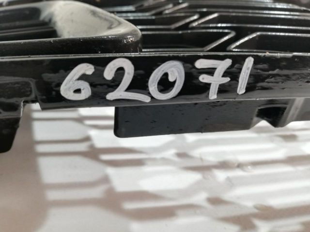 bontott CITROËN C-ELYSEE Első Lökhárító Alsó Középső Díszrács