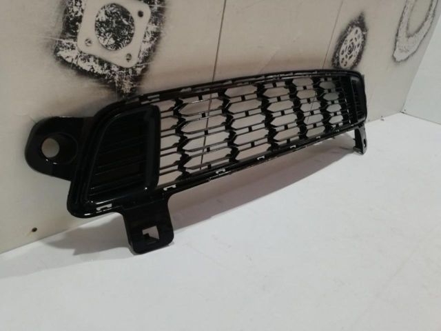 bontott CITROËN C-ELYSEE Első Lökhárító Alsó Középső Díszrács