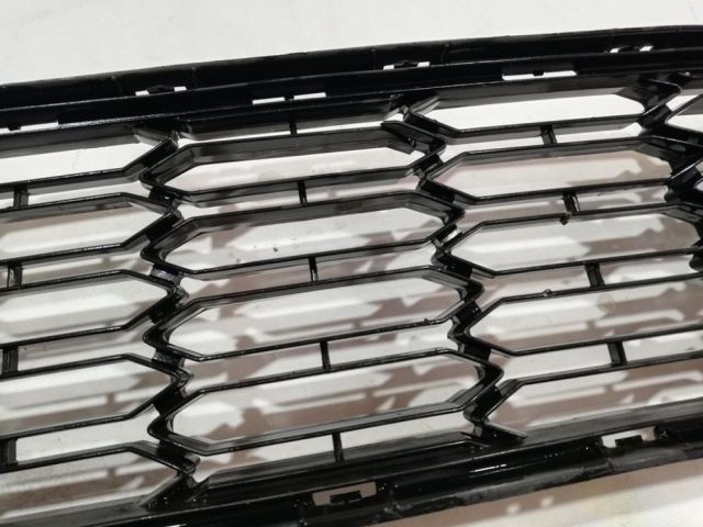 bontott CITROËN C-ELYSEE Első Lökhárító Alsó Középső Díszrács