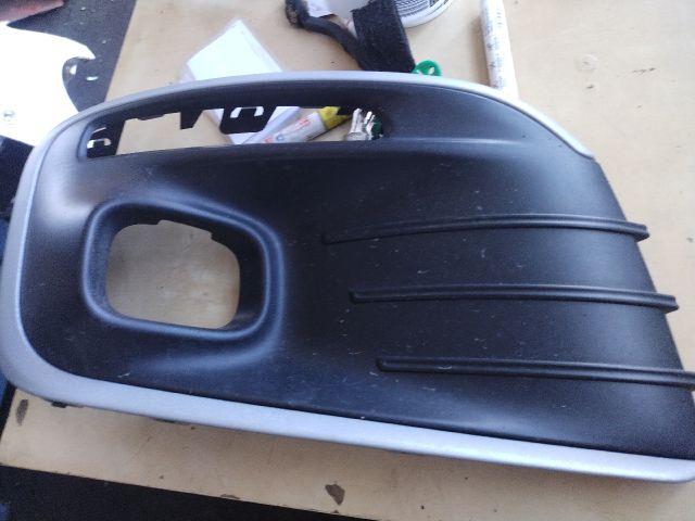 bontott CITROËN C-ELYSEE Jobb Ködlámpa Rács