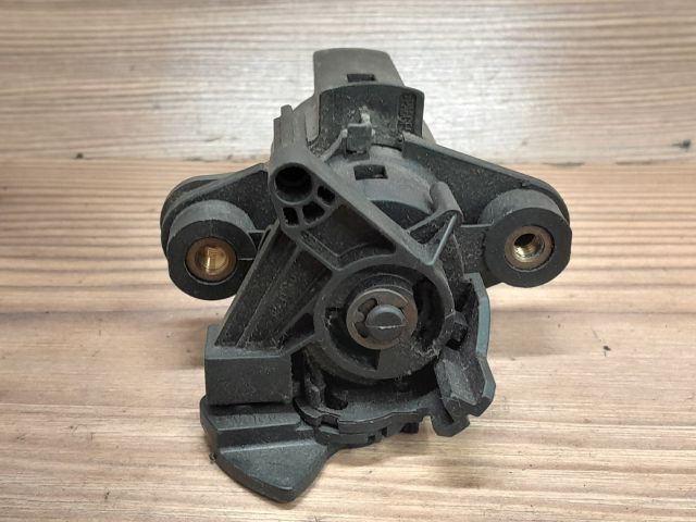 bontott CITROËN C1 Csomagtér Nyitó Kar / Gomb