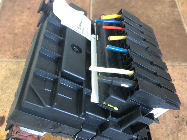 bontott CITROËN C2 Biztosítéktábla Motortér