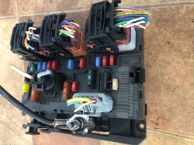 bontott CITROËN C2 Biztosítéktábla Motortér