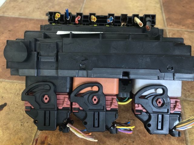 bontott CITROËN C2 Biztosítéktábla Motortér