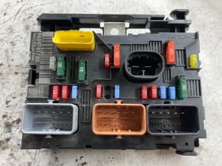 bontott CITROËN C2 Biztosítéktábla Doboz