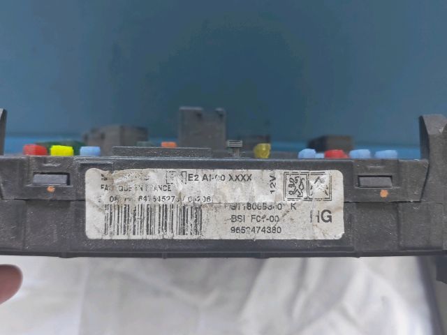 bontott CITROËN C2 Biztosítéktábla Utastér