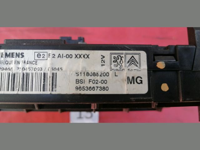 bontott CITROËN C2 Biztosítéktábla Utastér