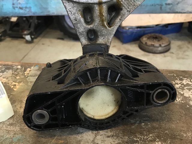 bontott CITROËN C3 Motor Tartó Bak Jobb