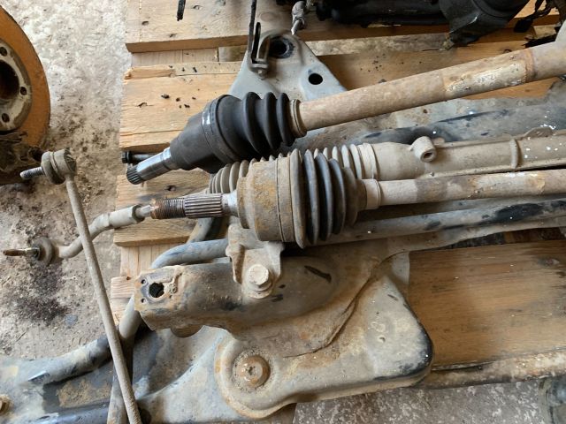 bontott CITROËN C3 Bal Féltengely