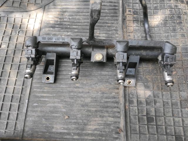 bontott CITROËN C3 Porlasztó Sor / Híd