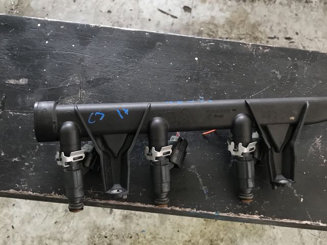 bontott CITROËN C3 Porlasztó Sor / Híd