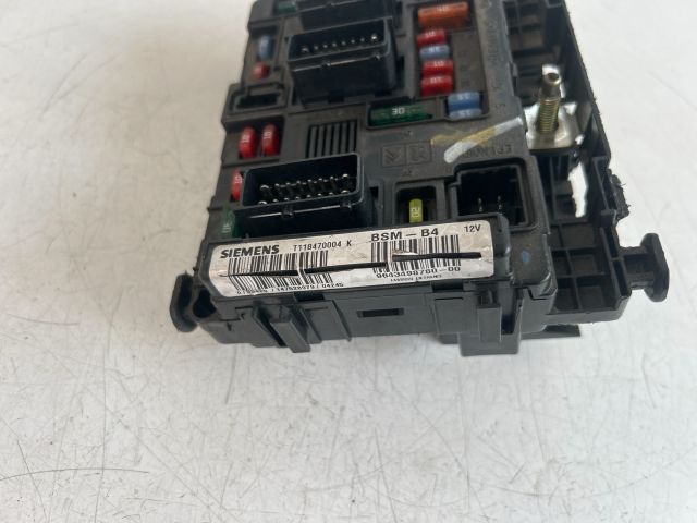 bontott CITROËN C3 Biztosítéktábla Motortér