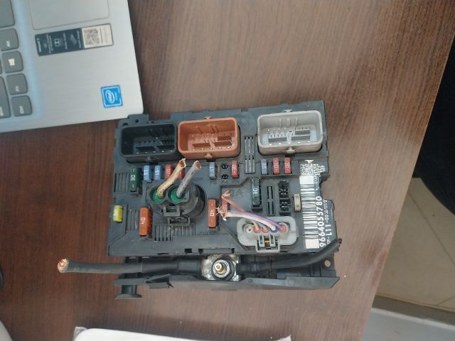 bontott CITROËN C3 Biztosítéktábla Motortér