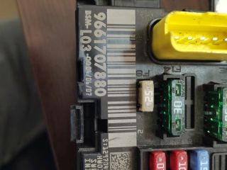 bontott CITROËN C3 Biztosítéktábla Motortér