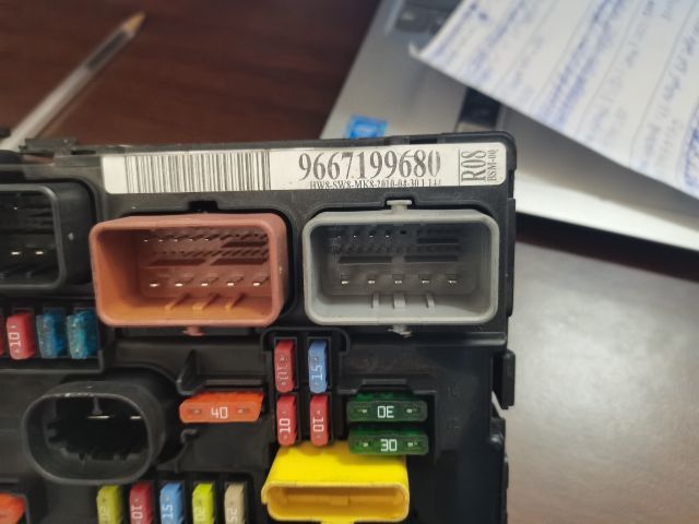 bontott CITROËN C3 Biztosítéktábla Motortér