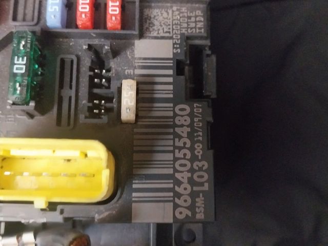 bontott CITROËN C3 Biztosítéktábla Motortér