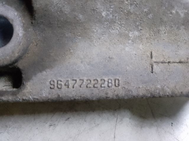 bontott CITROËN C3 Motor Tartó Bak (Fém)