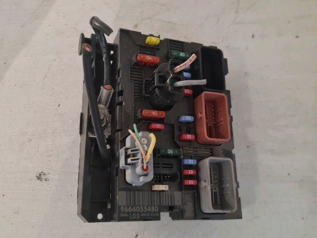 bontott CITROËN C3 Biztosítéktábla Motortér