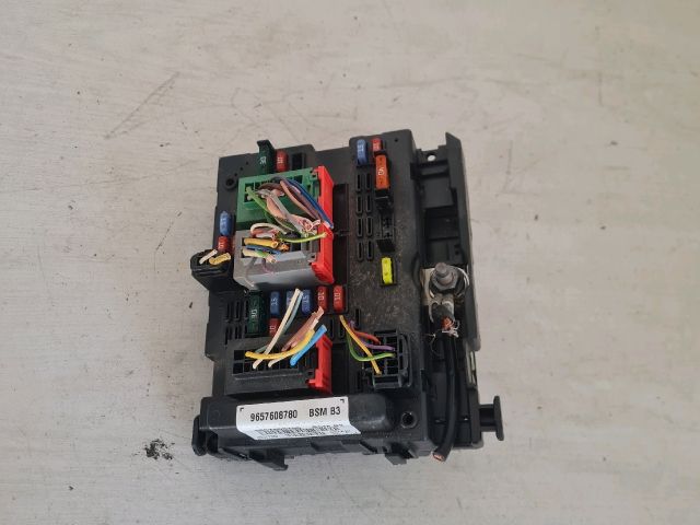 bontott CITROËN C3 Biztosítéktábla Motortér