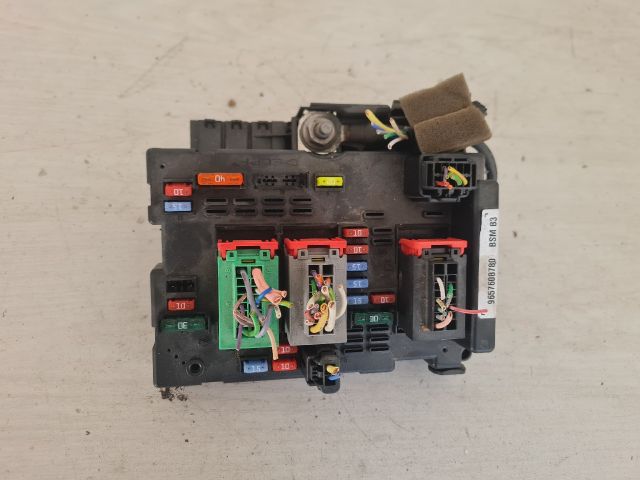 bontott CITROËN C3 Biztosítéktábla Motortér