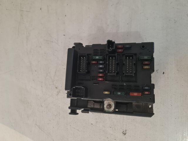 bontott CITROËN C3 Biztosítéktábla Motortér