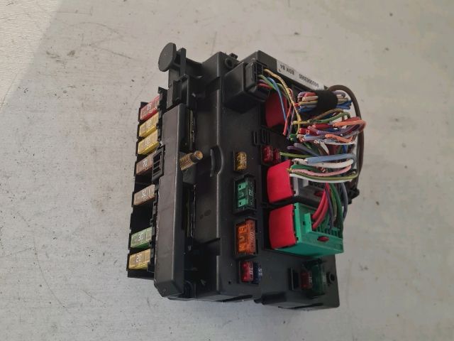 bontott CITROËN C3 Biztosítéktábla Motortér