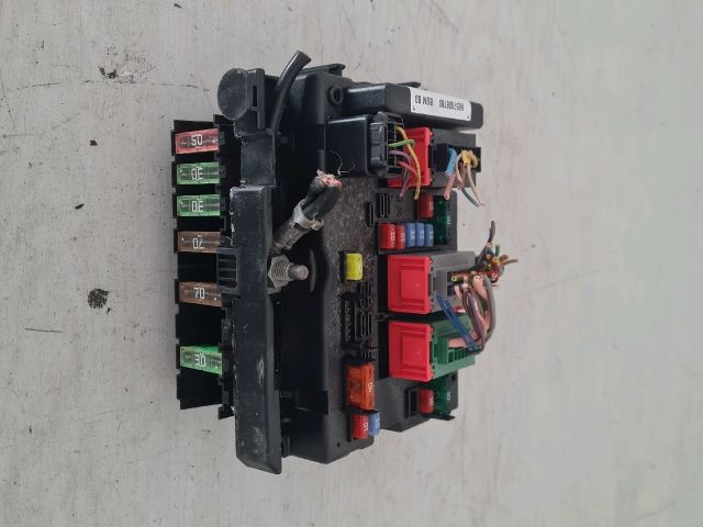 bontott CITROËN C3 Biztosítéktábla Motortér