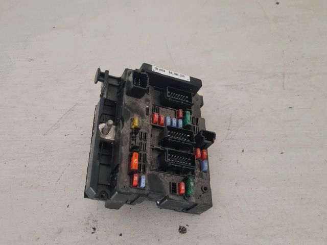 bontott CITROËN C3 Biztosítéktábla Motortér