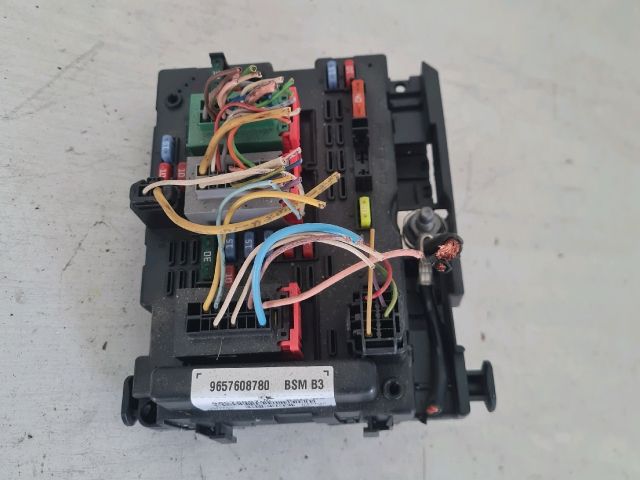 bontott CITROËN C3 Biztosítéktábla Motortér