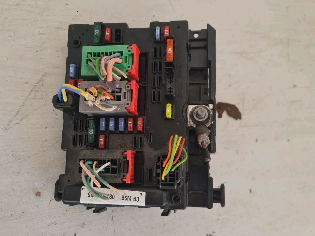 bontott CITROËN C3 Biztosítéktábla Motortér