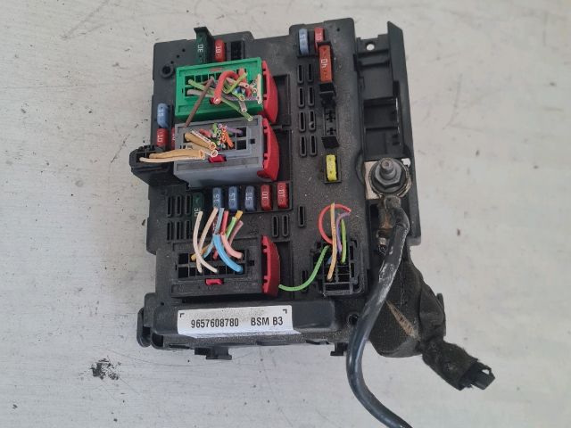 bontott CITROËN C3 Biztosítéktábla Motortér