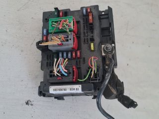 bontott CITROËN C3 Biztosítéktábla Motortér