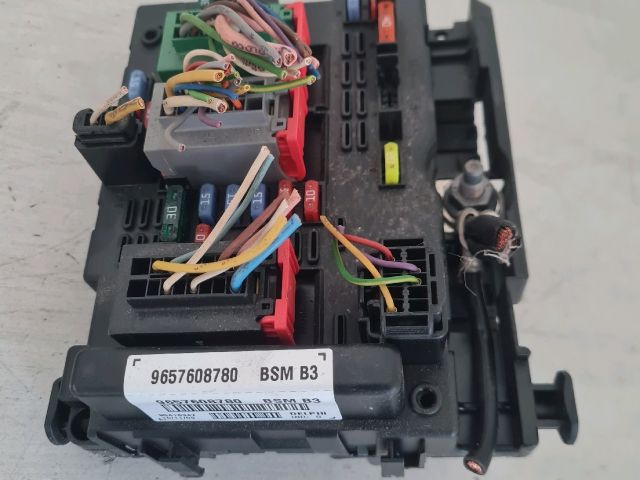 bontott CITROËN C3 Biztosítéktábla Motortér