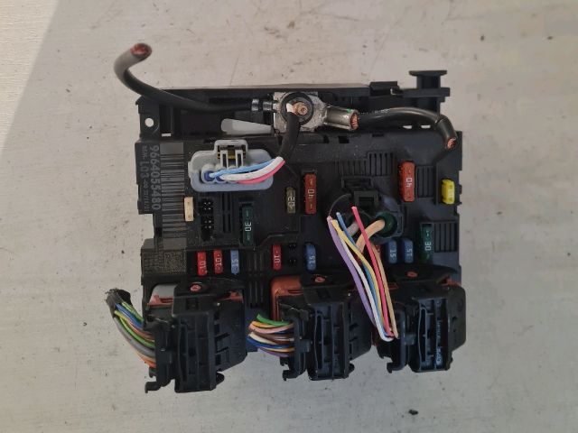 bontott CITROËN C3 Biztosítéktábla Motortér