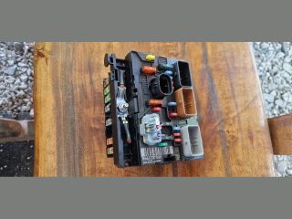 bontott CITROËN C3 Biztosítéktábla Motortér