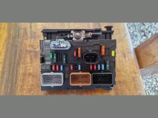 bontott CITROËN C3 Biztosítéktábla Motortér